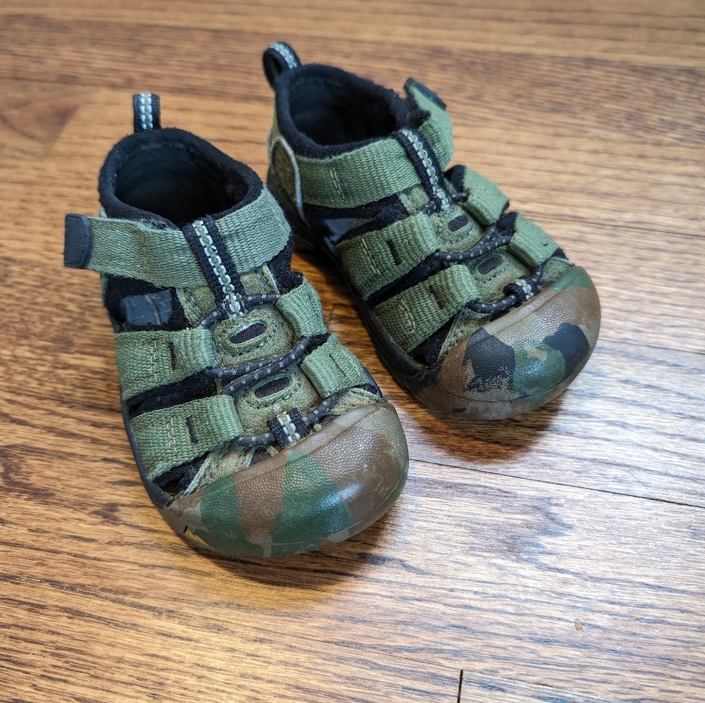 Toddler Keen Newport Sandals size 8